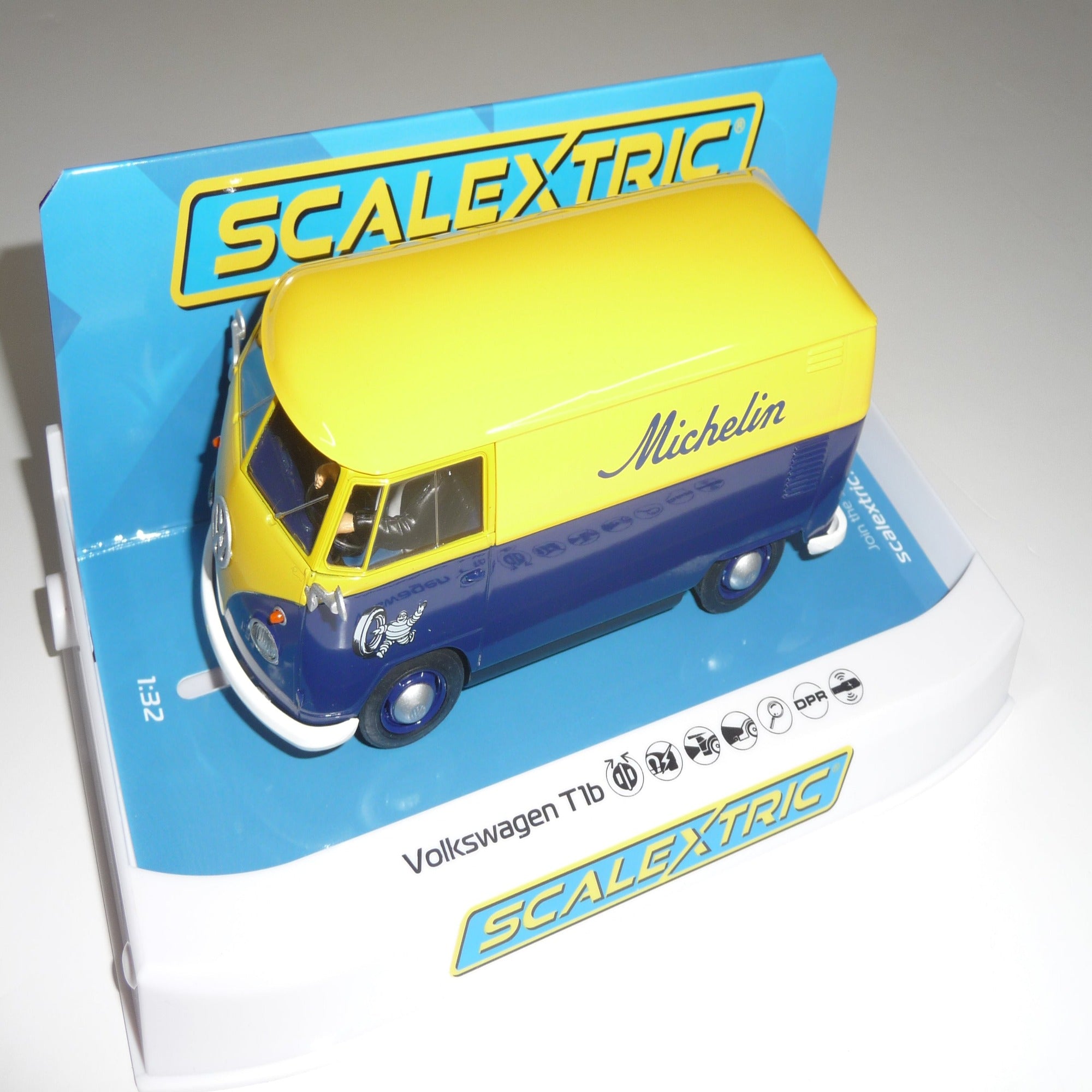Scalextric  VW Van C4357 Free Postage on Orders over $40
