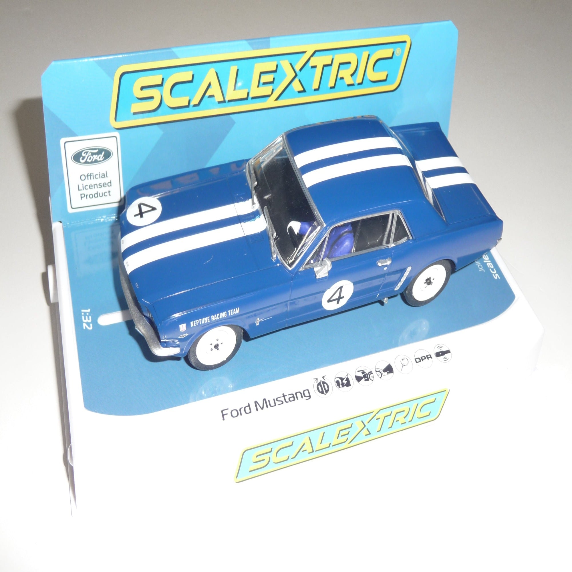 Scalextric Ford Mustang C4458 Free Postage on Orders over $40