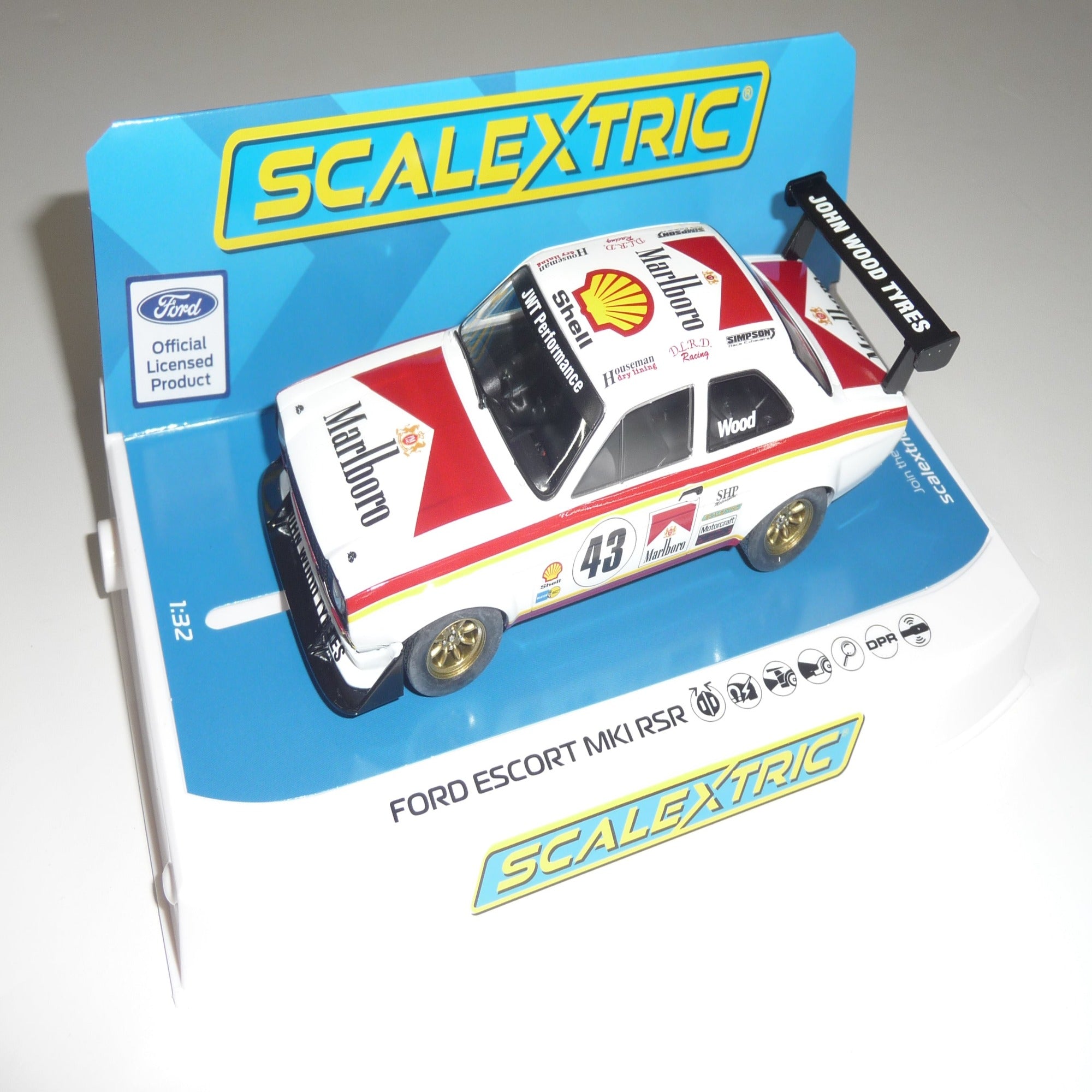 Scalextric  Ford Escort C4421  Free Postage on Orders over $40