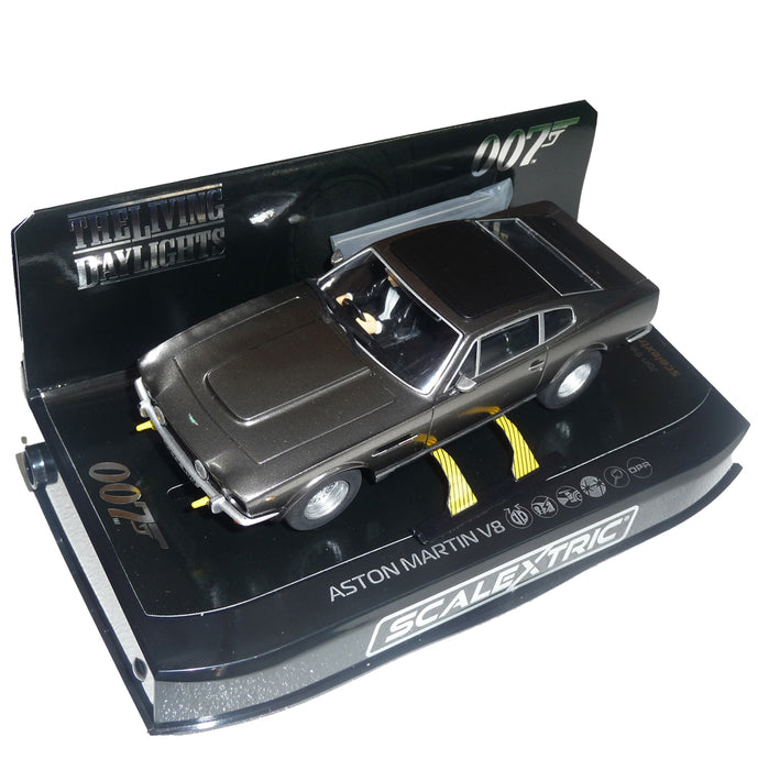 Scalextric Aston Martin V8 James Bond C4239